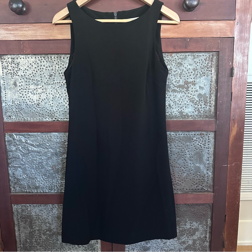 Alice + Olivia Black Sleeveless Mini Shift Dress